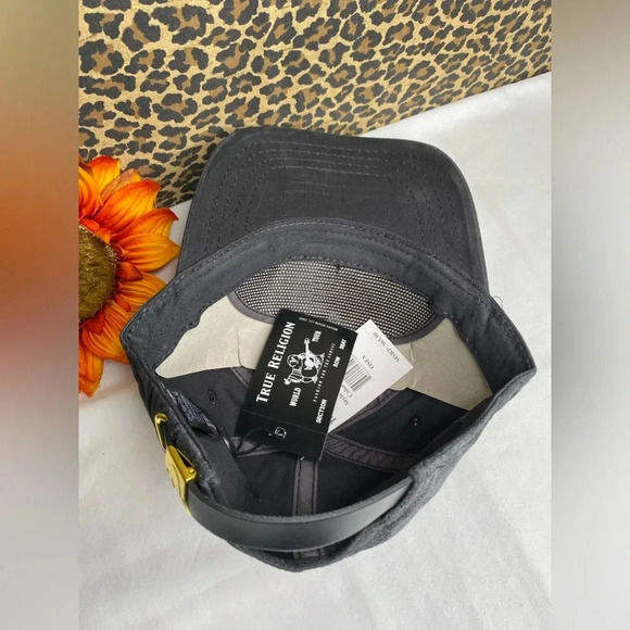 🦋B2G1🦋TRUE RELIGION Black HorseShoe Adjustable Baseball Hat | OSFA | - Picture 4 of 7